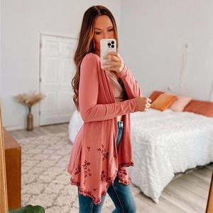 Miami Francesca's Mauve Pink Embroidered Cardigan • Size Medium
